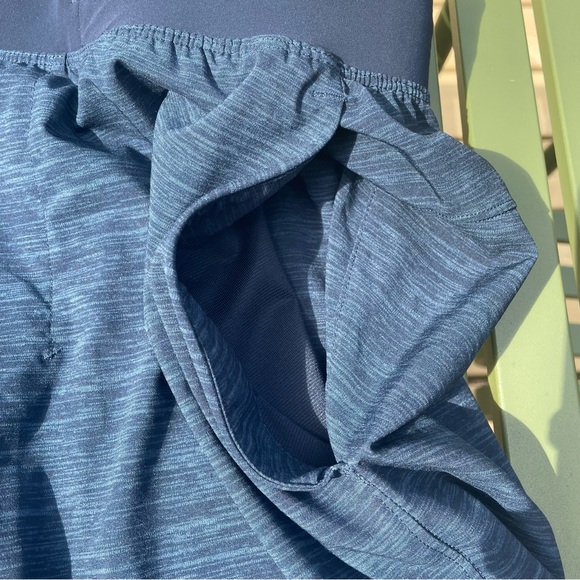Lululemon T.H.E 7” linerless shorts Size M Heathered Blue - Picture 8 of 9